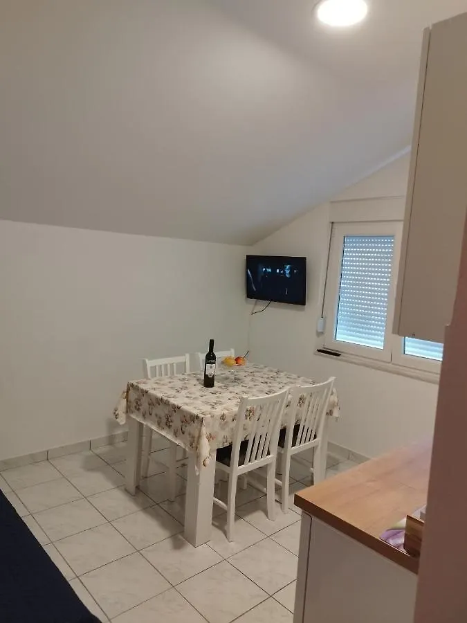 J.K-2 Apartman Zára